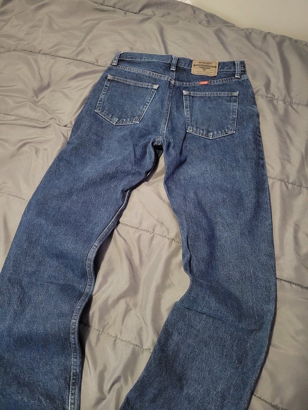 Wrangler Men’s Classic Fit Blue Denim Jeans